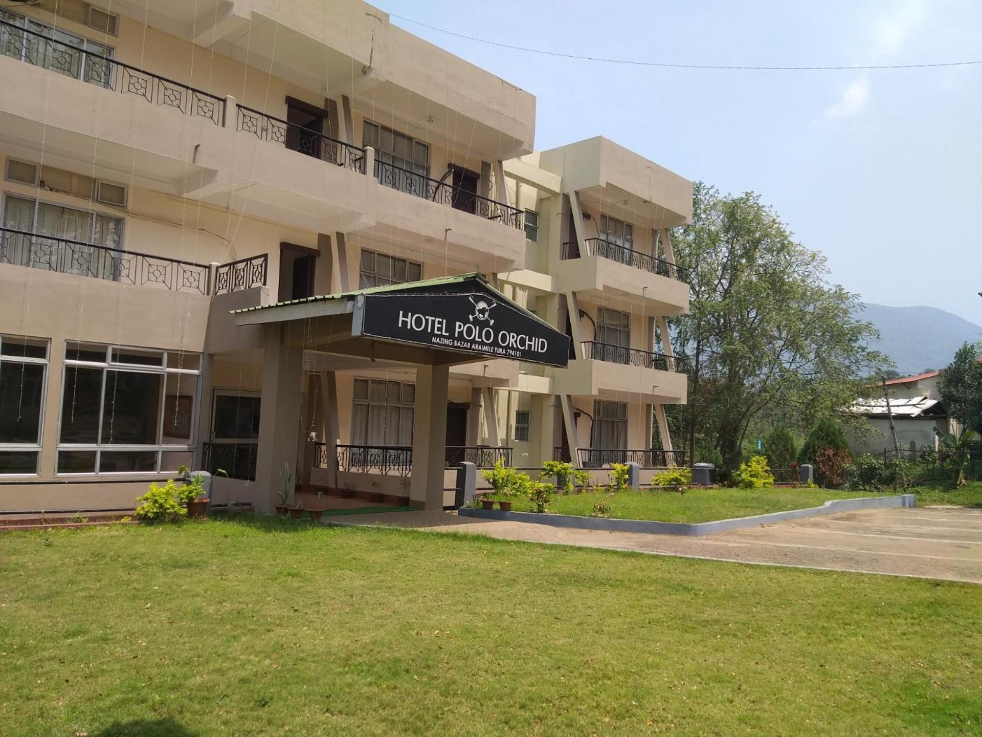 Polo Tura Hotel Exterior foto